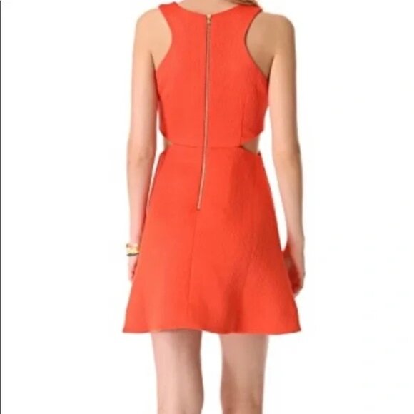 NWT Club Monaco Taika Dress Robe in Red Chilli pepper Women size 2 - Picture 2 of 11